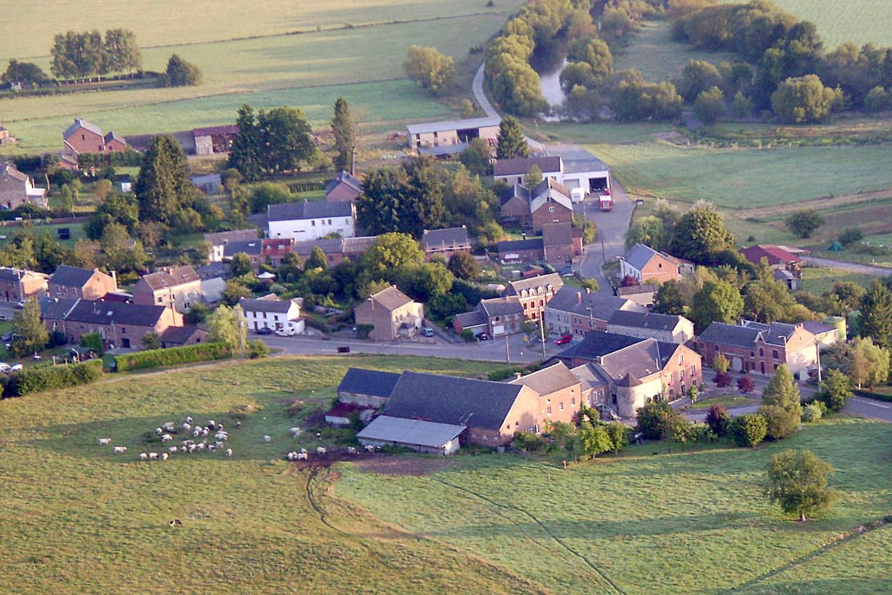 Hotel La Vieille Tour Hotton Zewnętrze zdjęcie